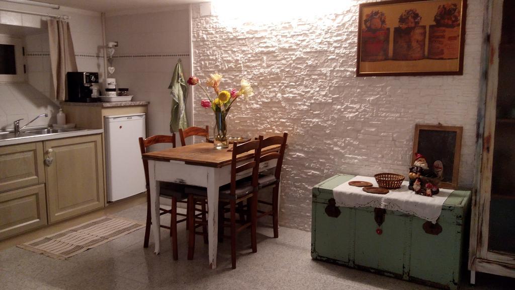 Ferienwohnung La Tana Del Nano Ancona Exterior foto